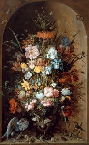 Grande flor ainda vida com coroa imperial